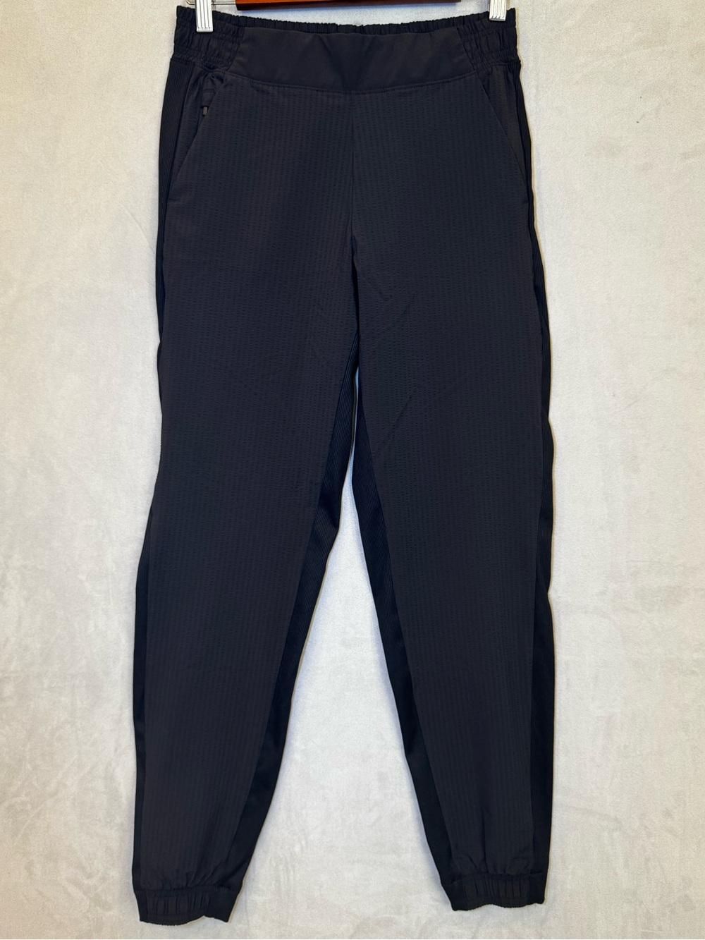 Athleta Textured Brooklyn Jogger Pants Women’s 2 Black Athletic Travel